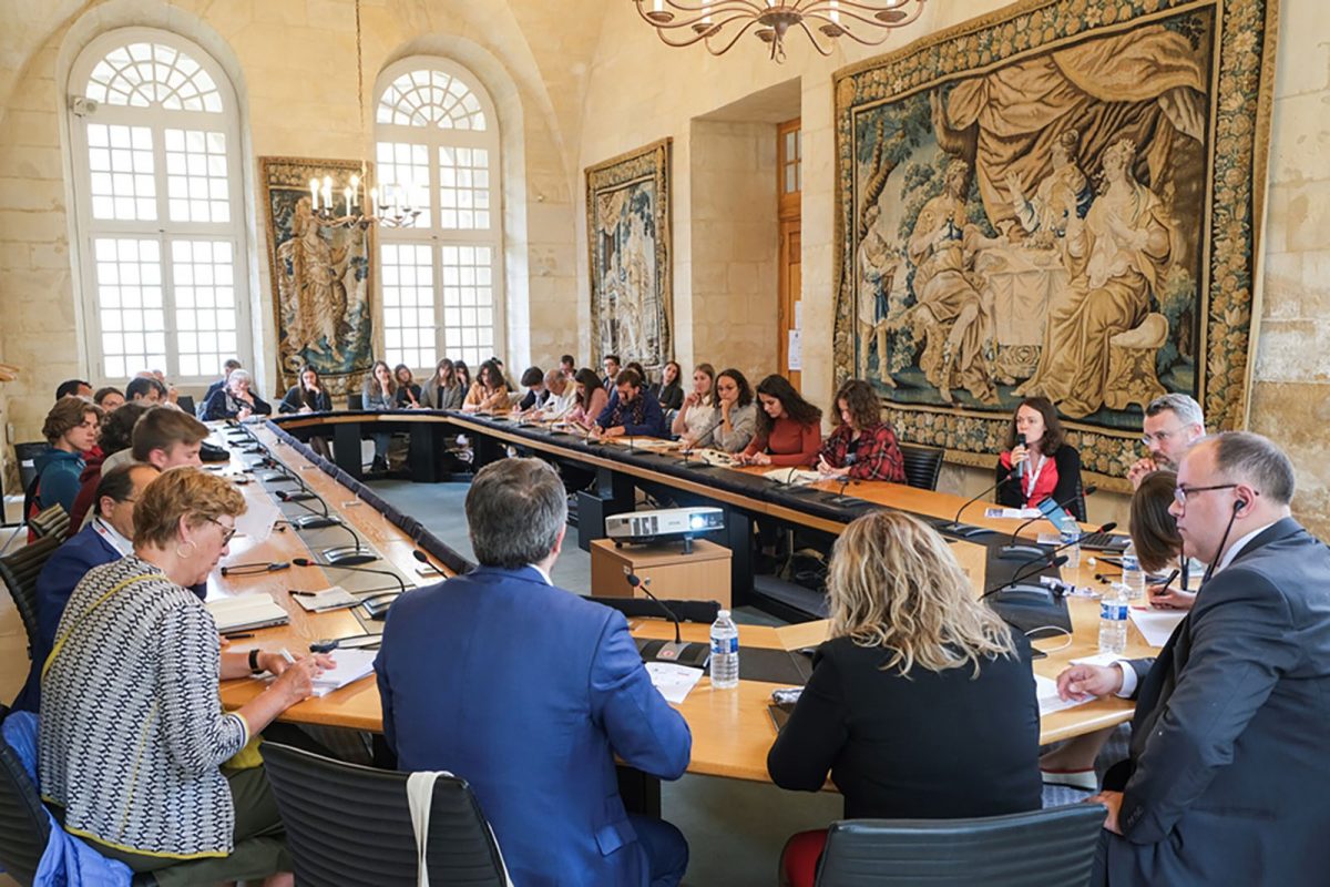 Salle de débat lors du Forum Mondial Normandie Pour la Paix