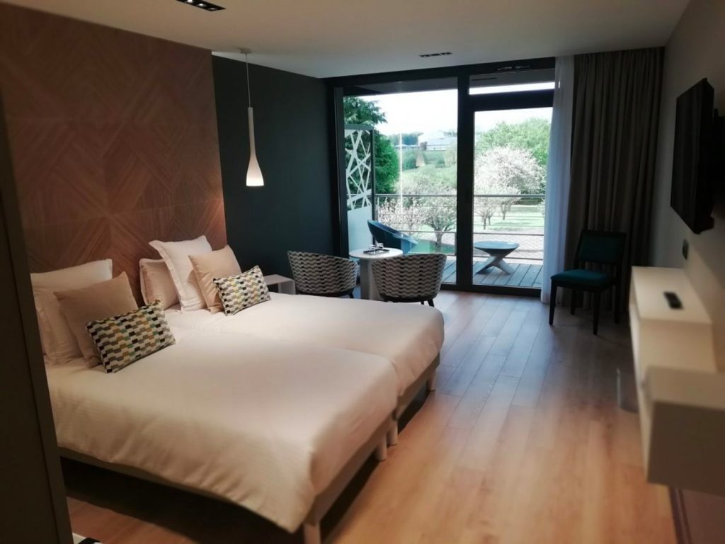 Domaine de Bayeux, chambre contemporaine du Verger