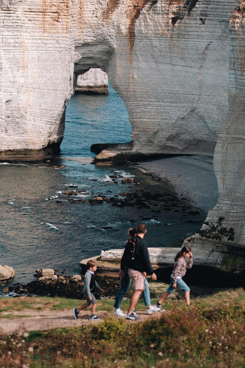 Balade en famille sur les falaises d
