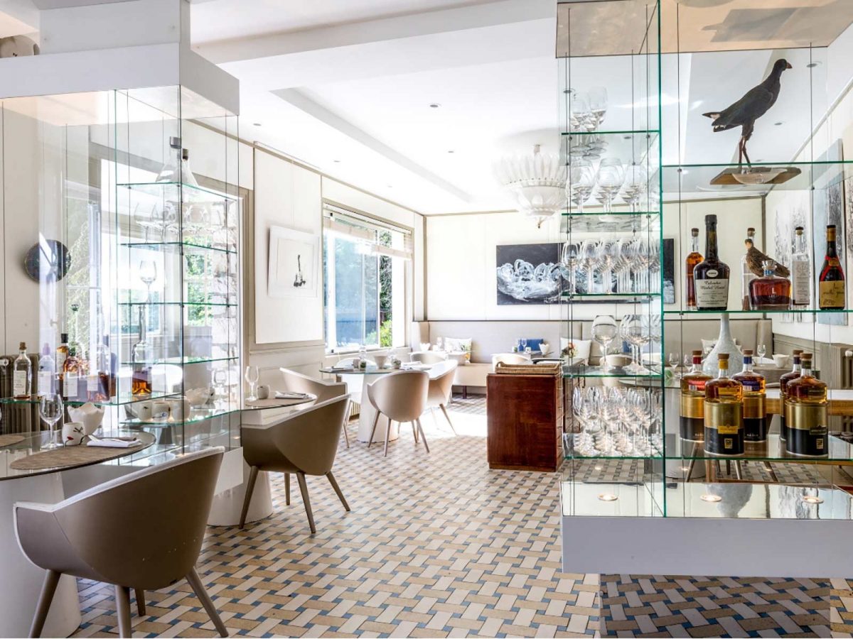 Intérieur du restaurant le Jardin des plumes