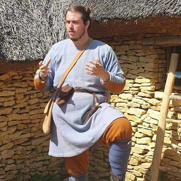 Medhi, mediador cultural en Ornavik, cerca de Caen