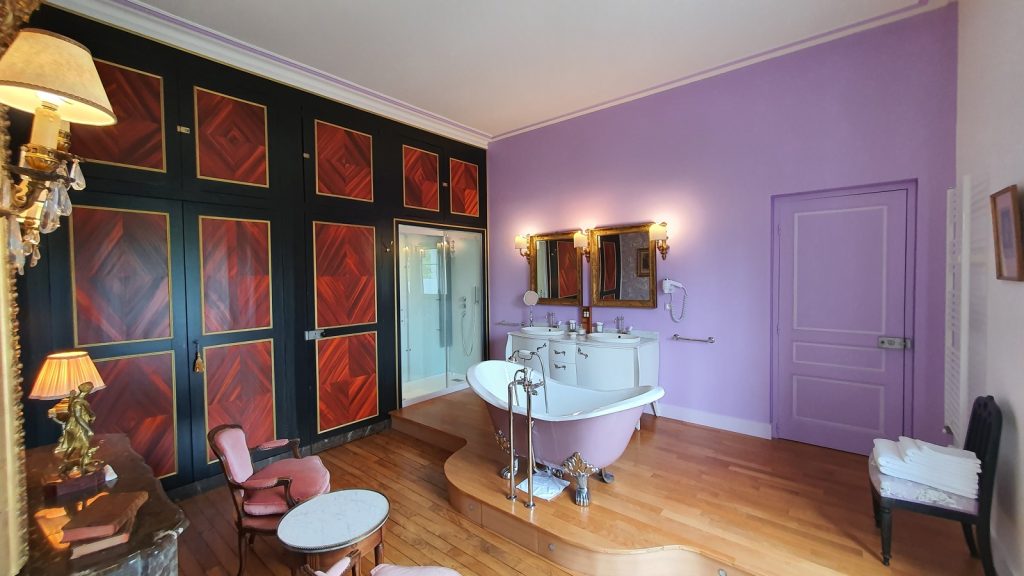 Badezimmer im Château de Chantore