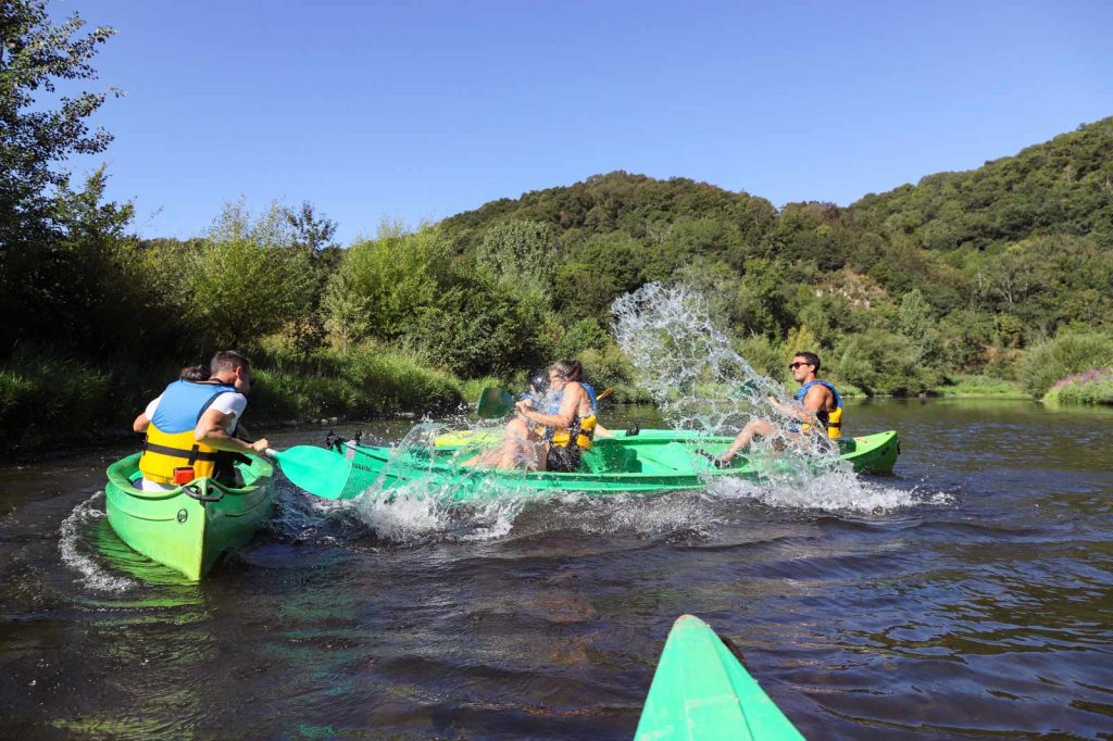 Week-end sportif entre amis en suisse normande, canoë