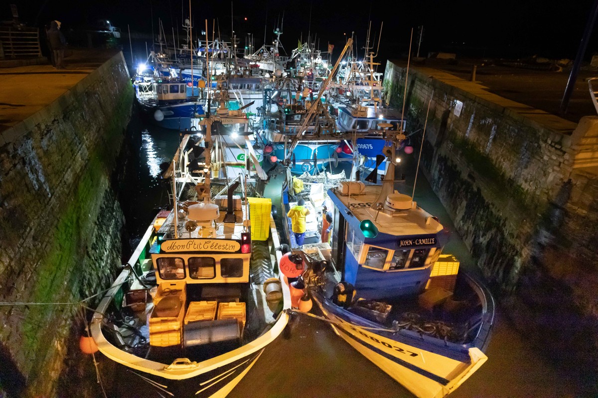 Retour des bâteaux de pêche à Port-en-Bessin