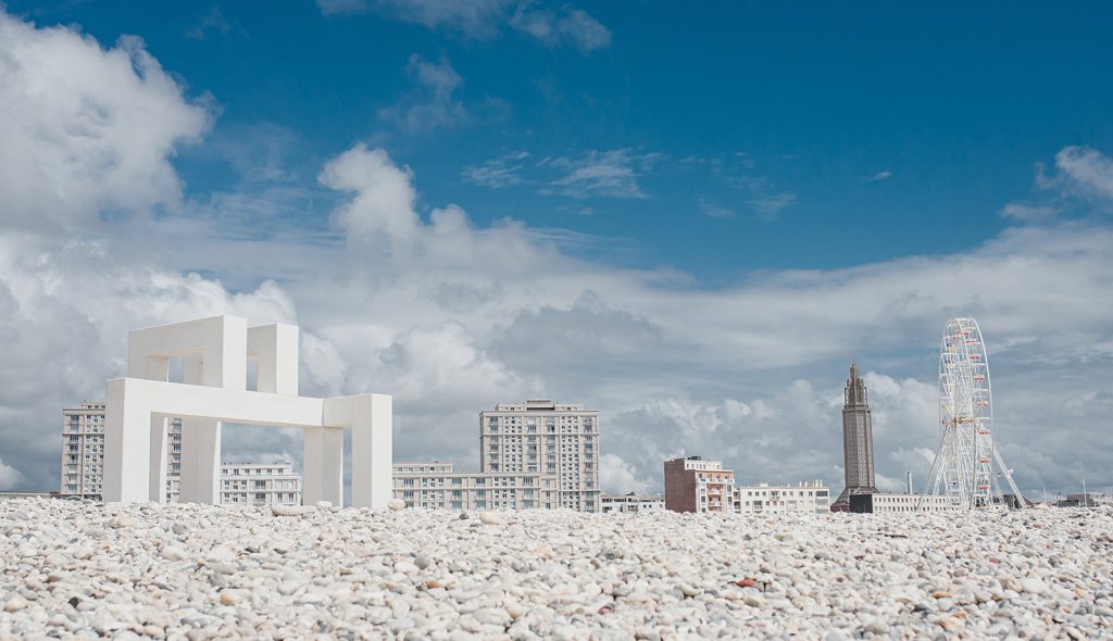 Le Havre, plage, statue UP3 Sabina Lang / Daniel Baumann