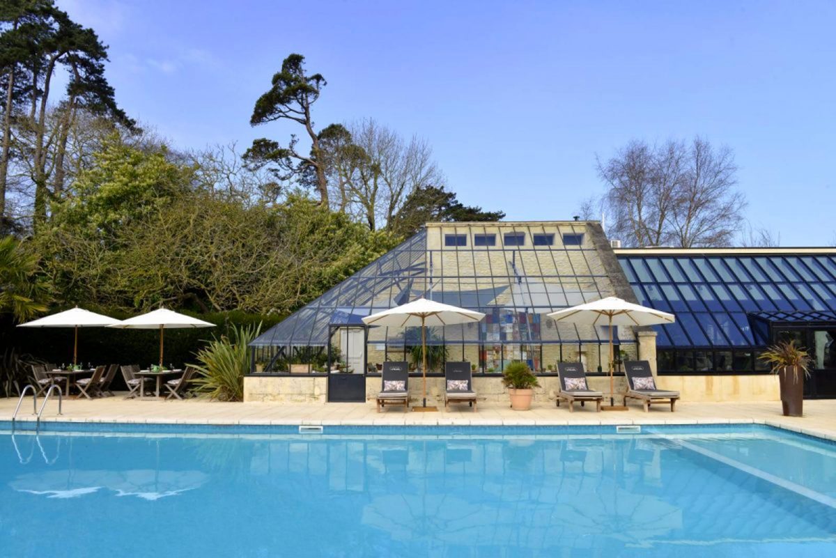 Piscine du Château La Chenevière, dans le Calvados