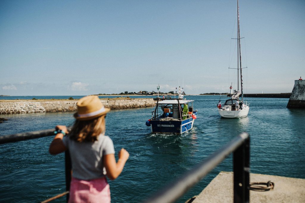 A child in the port of Saint-Vaast-la-Hougue
