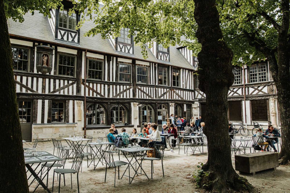 The Café Hamlet at the Aître Saint Maclou