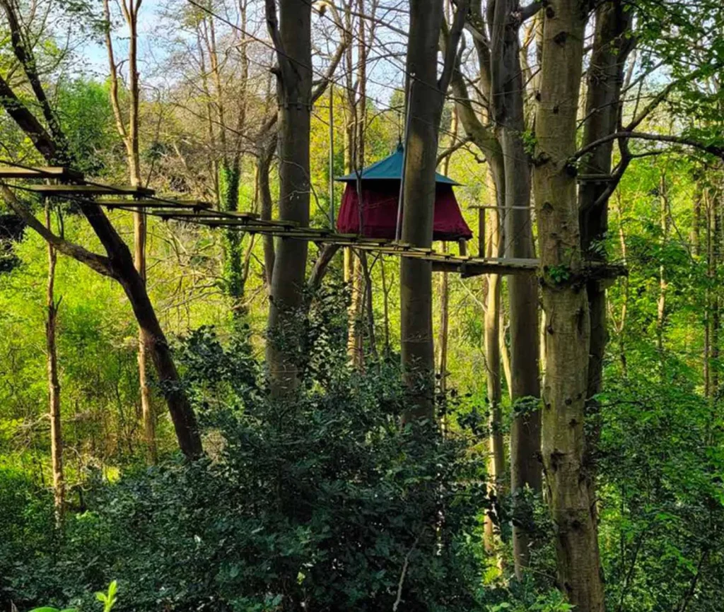 Tente suspendue au Woody Park à Fécamp