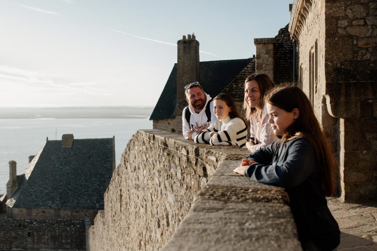 A family stroll along the ramparts, soaking in the stunning views.
