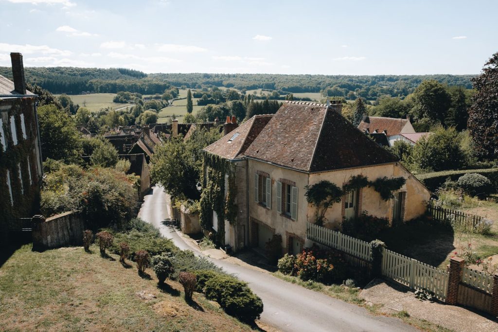 vue sur le village de Moutiers-au-Perche