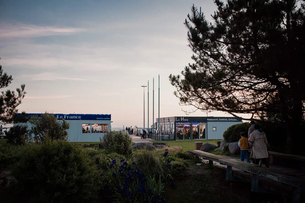 Restaurants de plage au Havre, face à la mer