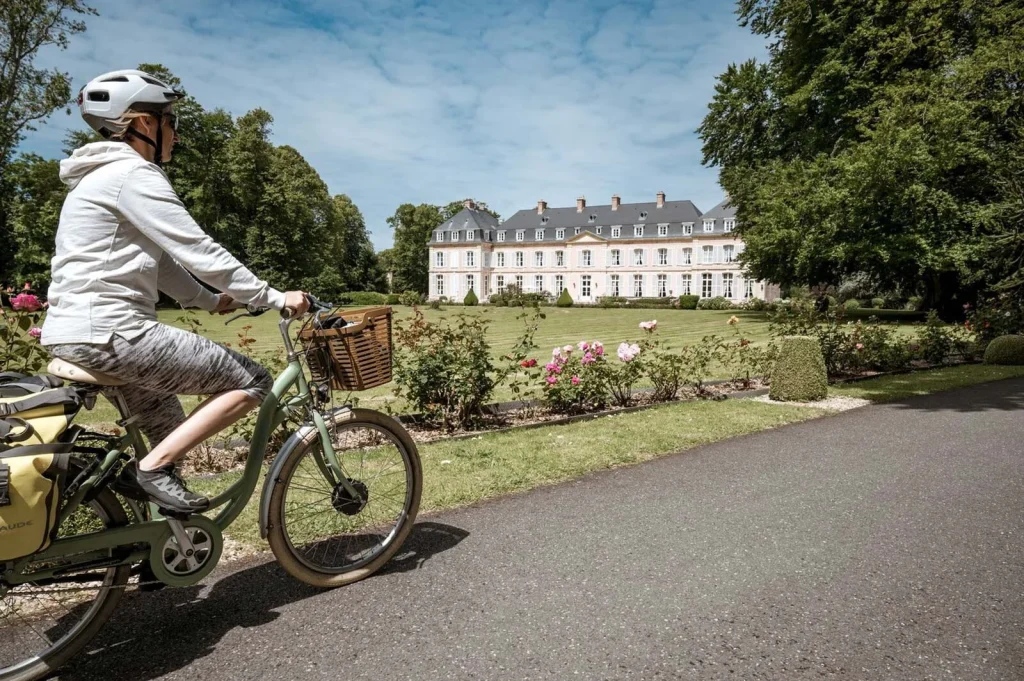 A vélo devant le Château de Sissi