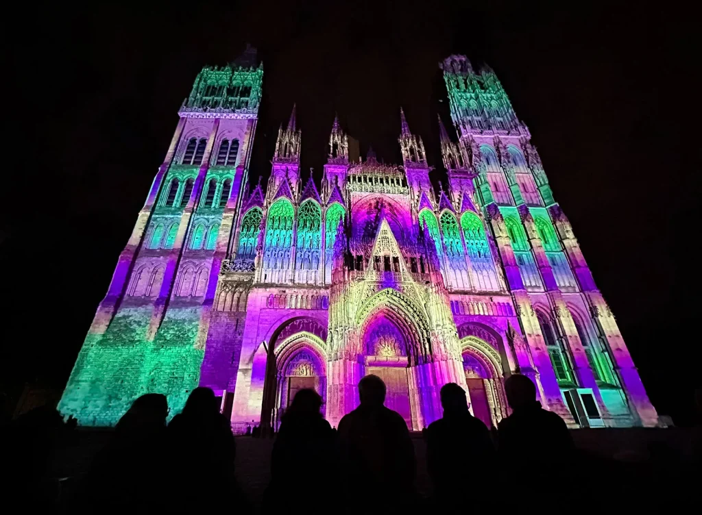 Lichtshow an der Kathedrale von Rouen