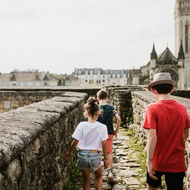 Enfants au château de Caen