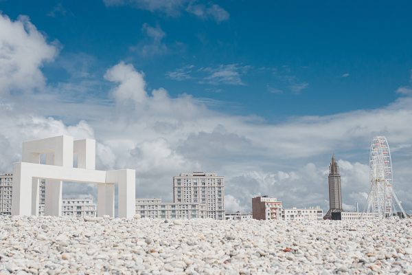 Le Havre, plage, statue UP3 Sabina Lang / Daniel Baumann