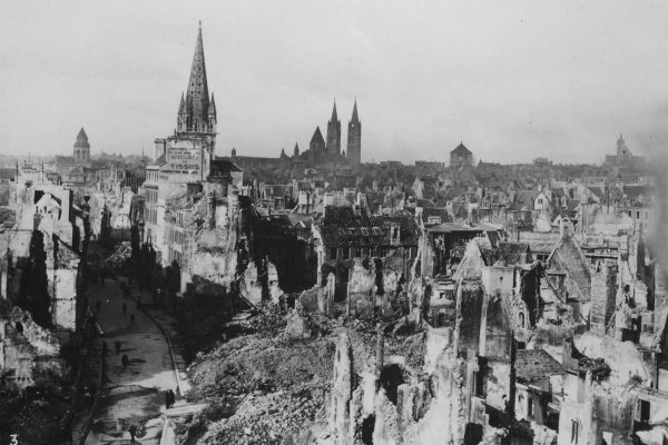 Ruines de Caen - Archives D-Day