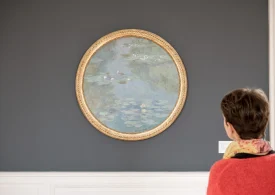 Personne devant Les Nymphéas de Claude Monet au musée Blanche Hoschedé Monet
