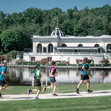 Trail devant le lac de Bagnoles