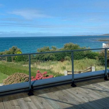 Gîte La Pointe et sa terrasse avec vue sur la mer