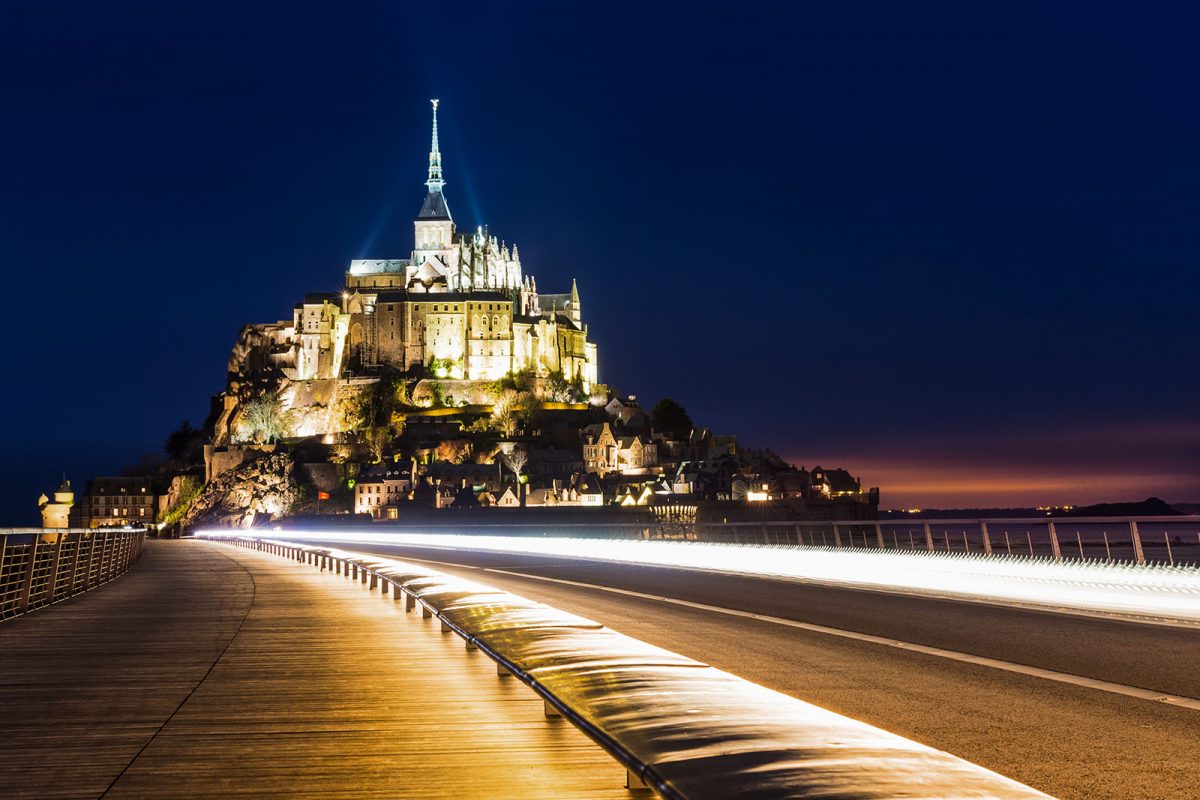 Le Mont-Saint-Michel de nuit