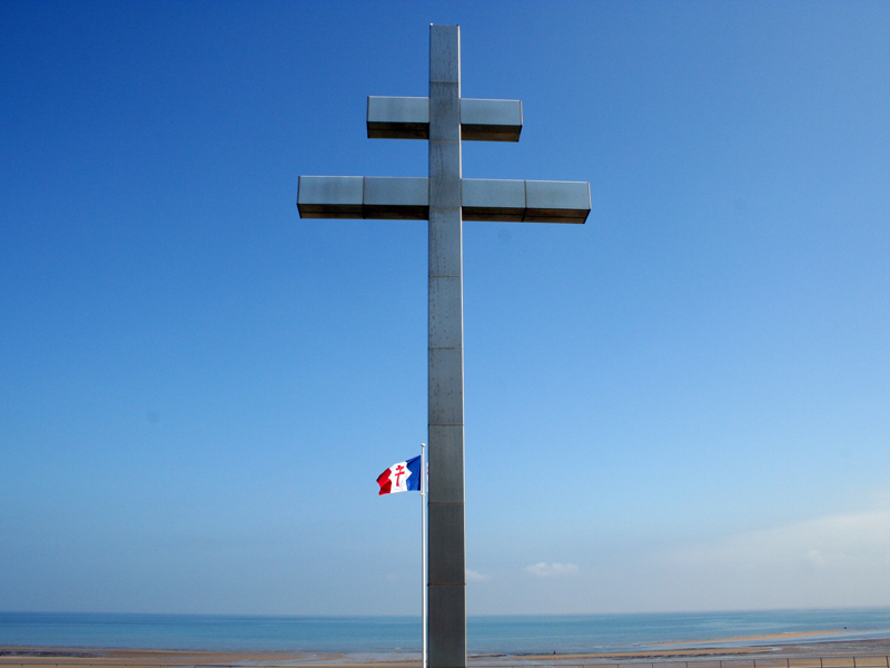 Croix de Lorraine COURSEULLES-SUR-MER : Normandie Tourisme