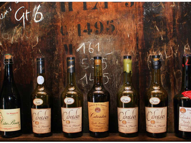 Vente de Calvados, Cidre et Pommeau – Distillerie La Monnerie